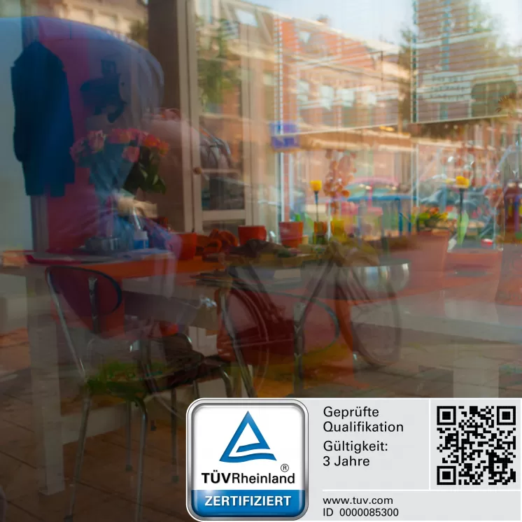 Logo zur TÜV-Zertifizierung mit QR-Code